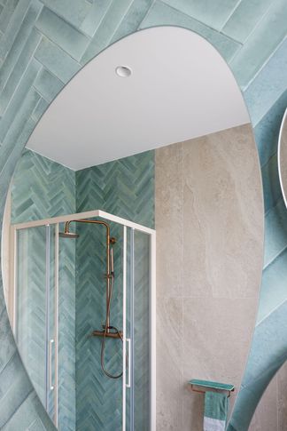 Bagno in stile moderno di 4 di LD Arch & Design