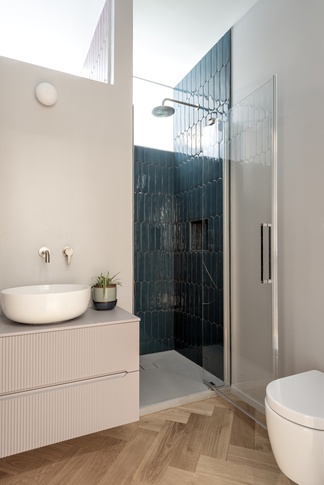 Bagno in stile contemporaneo di 4 di TGA_Studio Bagno in stile contemporaneo di 4 di TGA_Studio