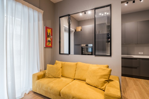 Soggiorno in stile contemporaneo di 17 di As architettura