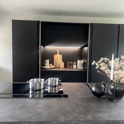 Cucina in stile minimal di 70 di Diletta Castagna Studio Cucina in stile minimal di 70 di Diletta Castagna Studio