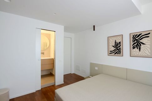 Camera da Letto in stile contemporaneo di 14 di Fiorenzo D'Onofrio Architetto Camera da Letto in stile contemporaneo di 14 di Fiorenzo D'Onofrio Architetto