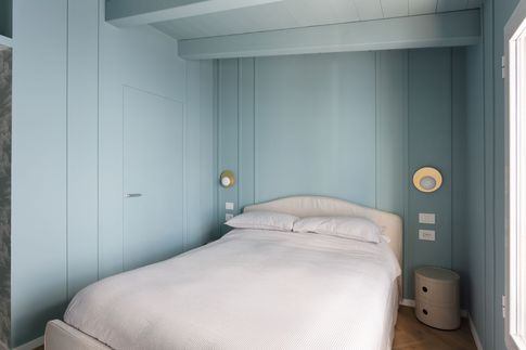 Camera da Letto in stile contemporaneo di 10 di Facta Studio Architetti Milano