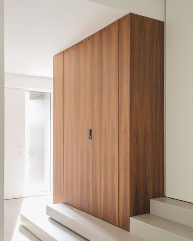 Ingresso in stile minimal di 5 di Didonè Comacchio Architects