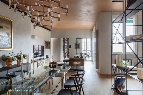 Soggiorno in stile contemporaneo di 80 di Euga Design Studio