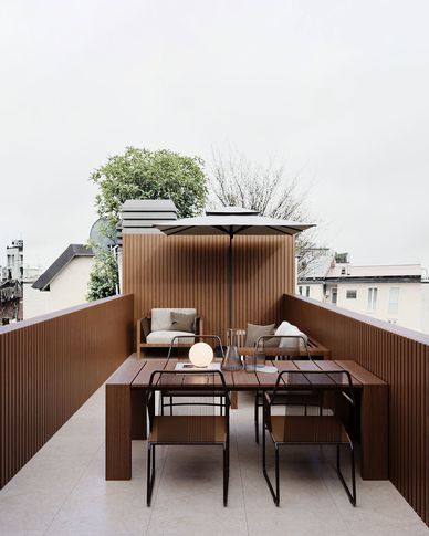 Terrazza in stile contemporaneo di 15 di Elena Russo Interiors