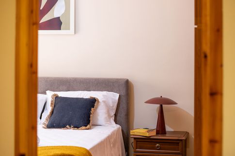 Camera da Letto in stile contemporaneo di 12 di Valeria Home Interior