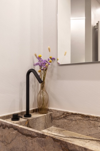 Bagno in stile contemporaneo di 6 di Chantal Forzatti architetto Bagno in stile contemporaneo di 6 di Chantal Forzatti architetto