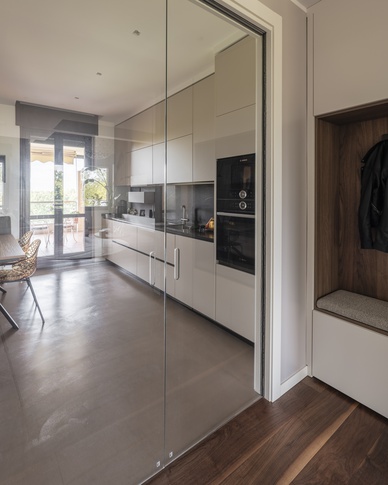 Cucina in stile contemporaneo di 13 di Annalisa Carli Architetto Cucina in stile contemporaneo di 13 di Annalisa Carli Architetto