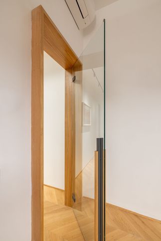 Studio in stile contemporaneo di 130 di Archifacturing - Sara Cimarelli & Giorgio Opolka architetti