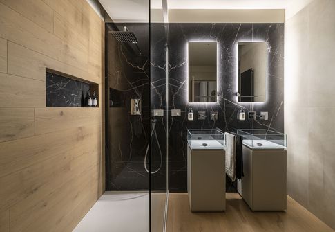 Bagno di Servizio in stile contemporaneo di 8 di Diletta Villani Architetto