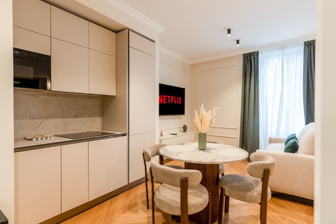 Open Space in stile contemporaneo di 18 di FCInteriorDesignStudio | Open Space in stile contemporaneo di 18 di FCInteriorDesignStudio |