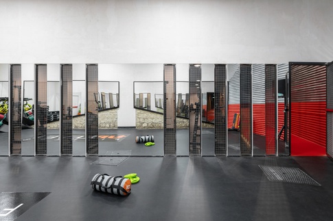 Palestra in stile industriale di 620 di Carusone D+B