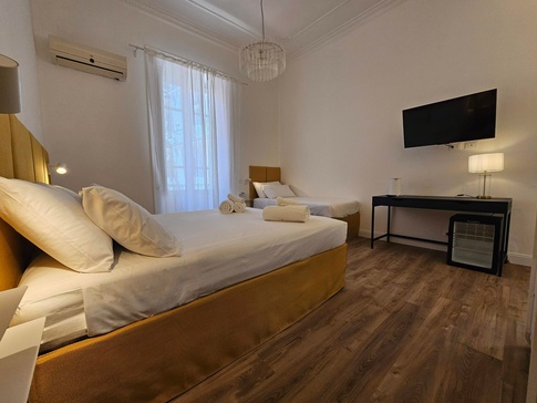 Camera da Letto in stile classico di 22 di Alessandra Gambino Architetto - AGA