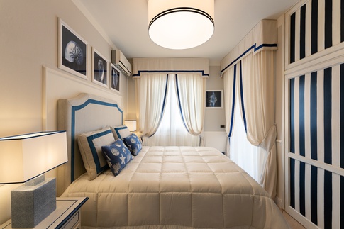 Camera da Letto in stile contemporaneo di 12 di Arky’Studio srl