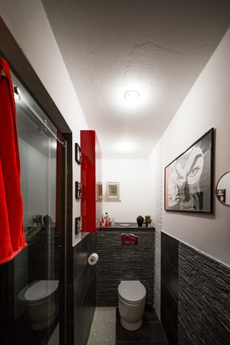 Bagno in stile contemporaneo di 6 di Valentina Solera Architetto Bagno in stile contemporaneo di 6 di Valentina Solera Architetto