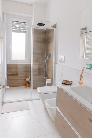 Bagno in stile contemporaneo di 4 di L'Arco Rosa Bagno in stile contemporaneo di 4 di L'Arco Rosa