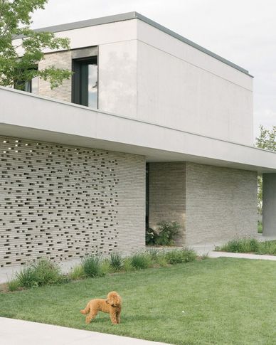 Facciata in stile minimal di null di Didonè Comacchio Architects