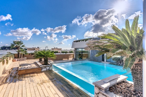 Terrazza in stile moderno di 250 di MOB Architects