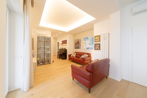 Open Space in stile contemporaneo di 40 di Carla Gatto Architetto