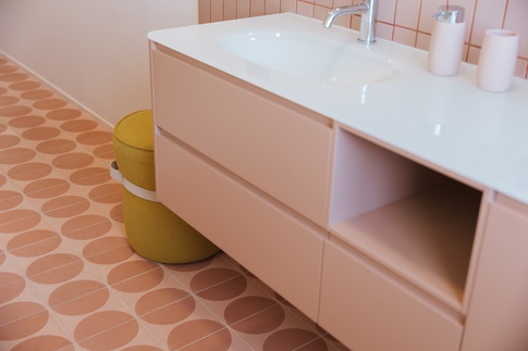 Bagno in stile contemporaneo di 9 di Micro Interior Design