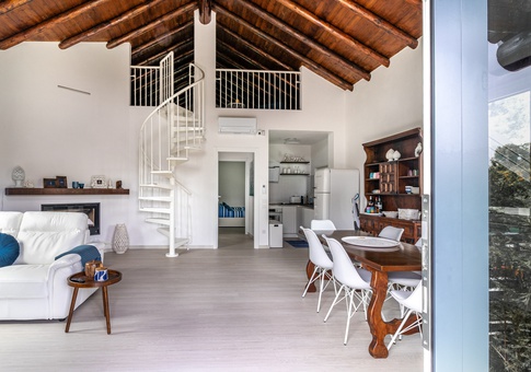 Open Space in stile moderno di 38 di Caterina Scamardella Architetto