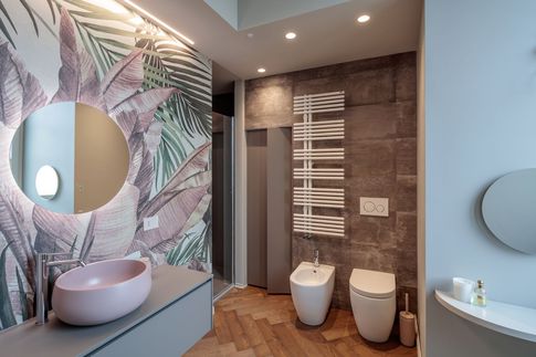 Bagno in stile contemporaneo di 7 di Castelli Sasso architetti