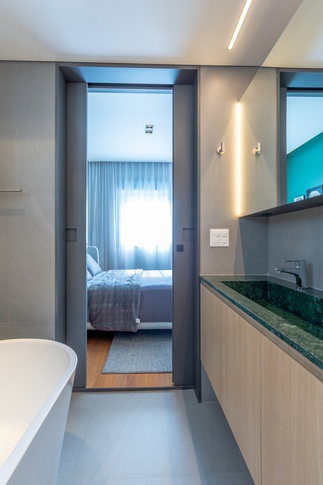 Bagno in stile moderno di 6 di Guzlive
