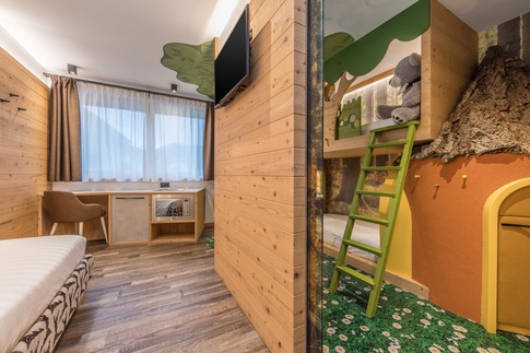 Cameretta Bambini in stile naturale di 13 di Arredamenti Andalo Cameretta Bambini in stile naturale di 13 di Arredamenti Andalo