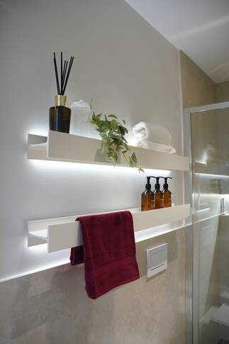 Bagno in stile contemporaneo di 7 di Rosaura D’Alessandro