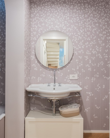 Bagno in stile classico di 4 di Annalisa Carli Architetto