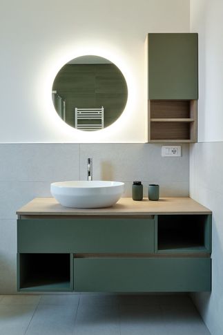 Bagno in stile contemporaneo di 8 di STUDIO AEDES STP SRL