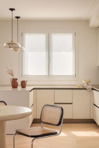 Open Space in stile minimal di 38 di Sofia Carta Studio