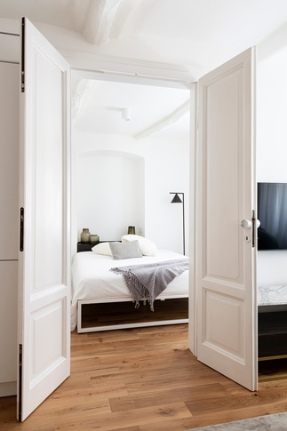 Open Space in stile contemporaneo di 27 di tIPS ARCHITECTS