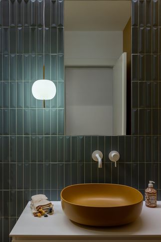 Bagno in stile contemporaneo di 4 di Archifacturing - Sara Cimarelli & Giorgio Opolka Bagno in stile contemporaneo di 4 di Archifacturing - Sara Cimarelli & Giorgio Opolka