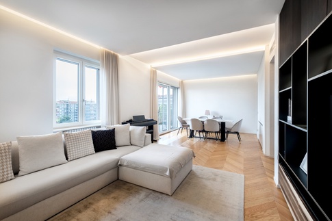 Soggiorno in stile moderno di 35 di Bossi Vigorito Building Interior