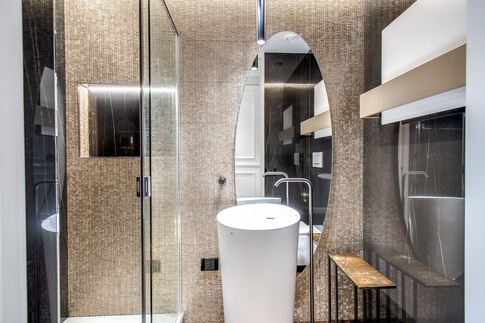 Bagno in stile contemporaneo di 3 di MOB Architects Bagno in stile contemporaneo di 3 di MOB Architects