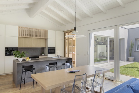 Open Space in stile giapponese di 64 di Chantal Forzatti architetto