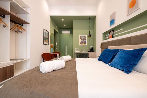 Camera da Letto in stile moderno di 24 di Serena Maiorano Architetto