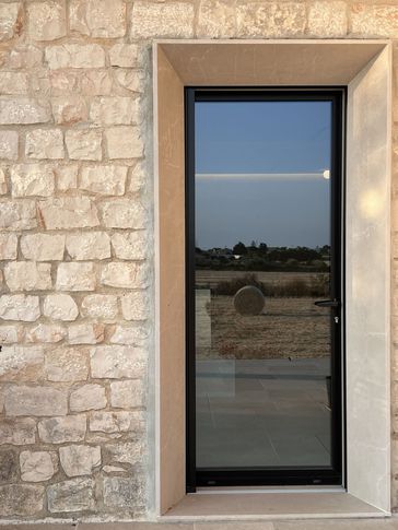 Facciata in stile mediterraneo di null di MAMA design