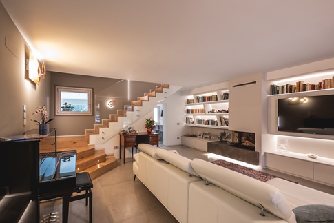 Soggiorno in stile moderno di 35 di Architetto Zavagnini Daniele