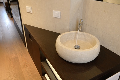 Bagno in stile moderno di 4 di RGAstudio