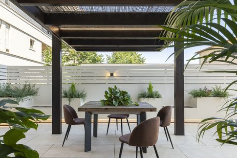 Terrazza in stile minimal di 107 di Arch. Simone Saporito
