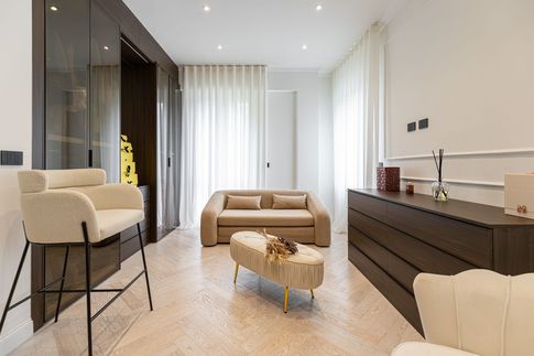 Cabina Armadio in stile glamour di 10 di Desearq studio - architettura e interior design