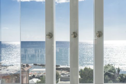 Terrazza in stile contemporaneo di 100 di 13GC_architekt