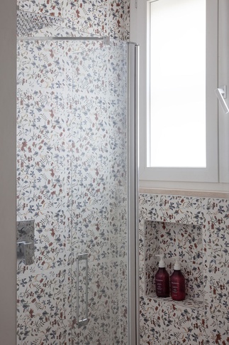 Bagno di Servizio in stile contemporaneo di 5 di Elena Russo Interiors