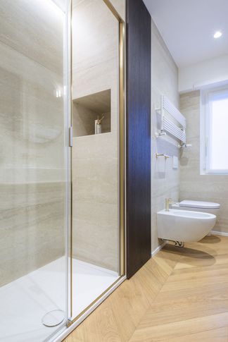 Bagno in stile contemporaneo di 5 di BB1 Architettura & Design