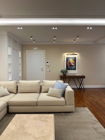 Soggiorno in stile contemporaneo di 47 di Studio Gaetano Riccardelli