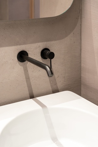 Bagno in stile contemporaneo di 4 di Luca Maci Bagno in stile contemporaneo di 4 di Luca Maci