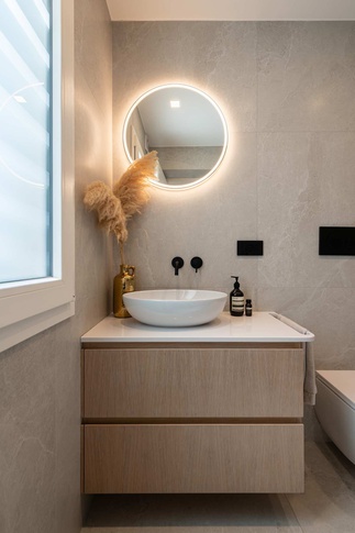 Bagno in stile contemporaneo di 4 di MANUARINO architettura design comunicazione