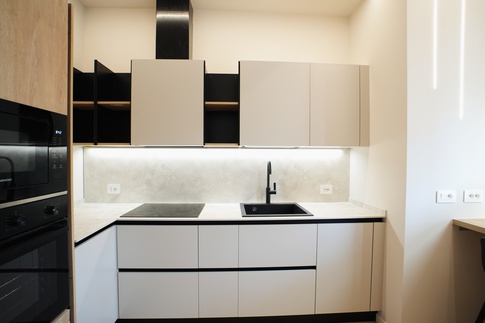 Cucina in stile contemporaneo di 7 di Rinnova Home 3d Cucina in stile contemporaneo di 7 di Rinnova Home 3d